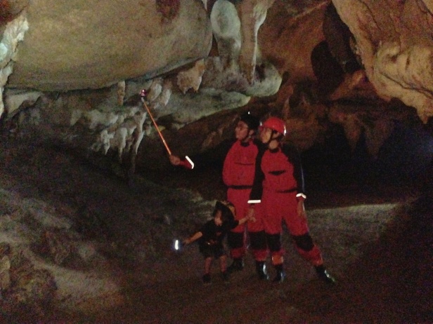 ada ruangan gua yang sangat luas.